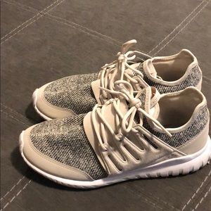 Adidas tubular kids/women’s tan shoe